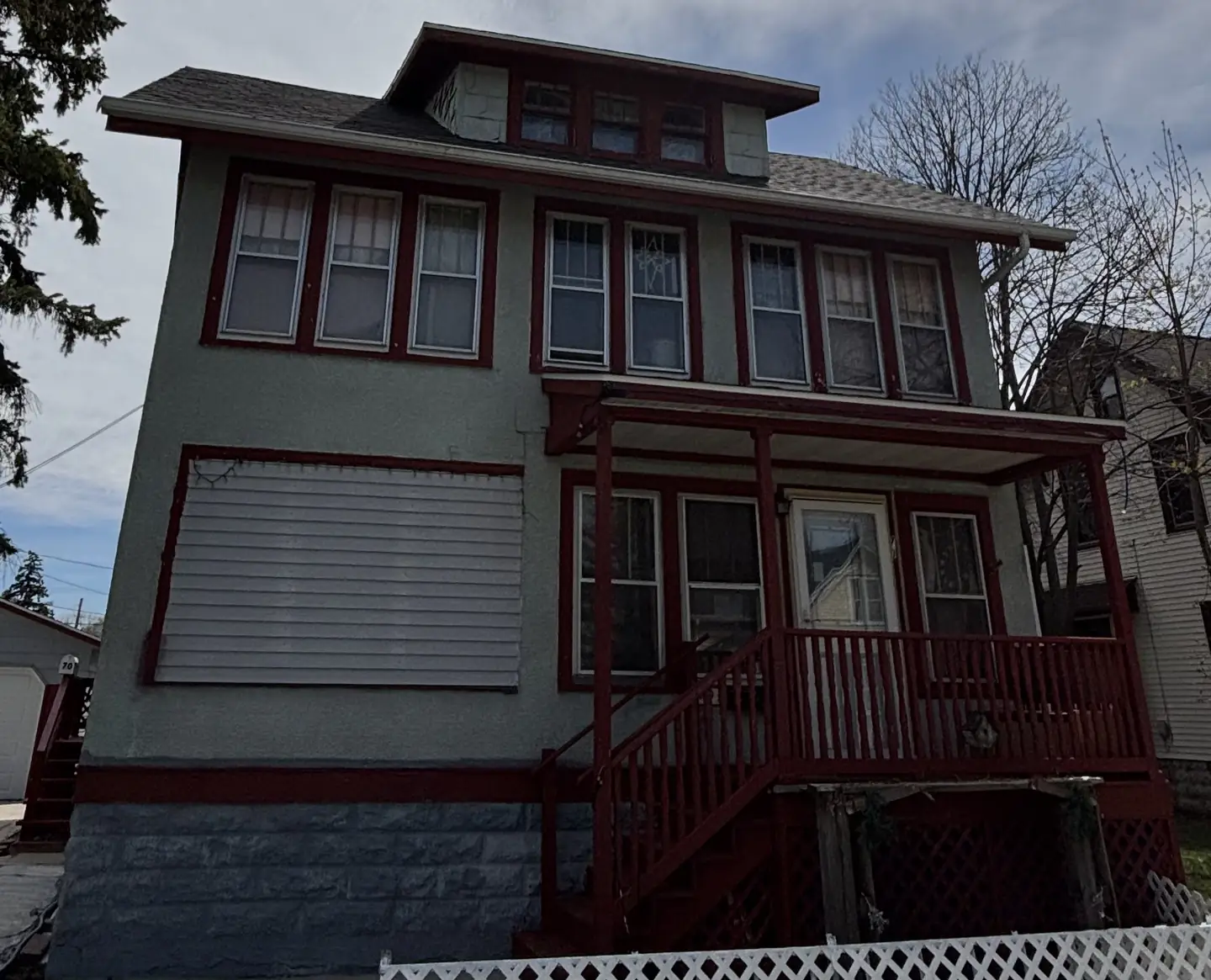Foursquare with a full-width porch, before
